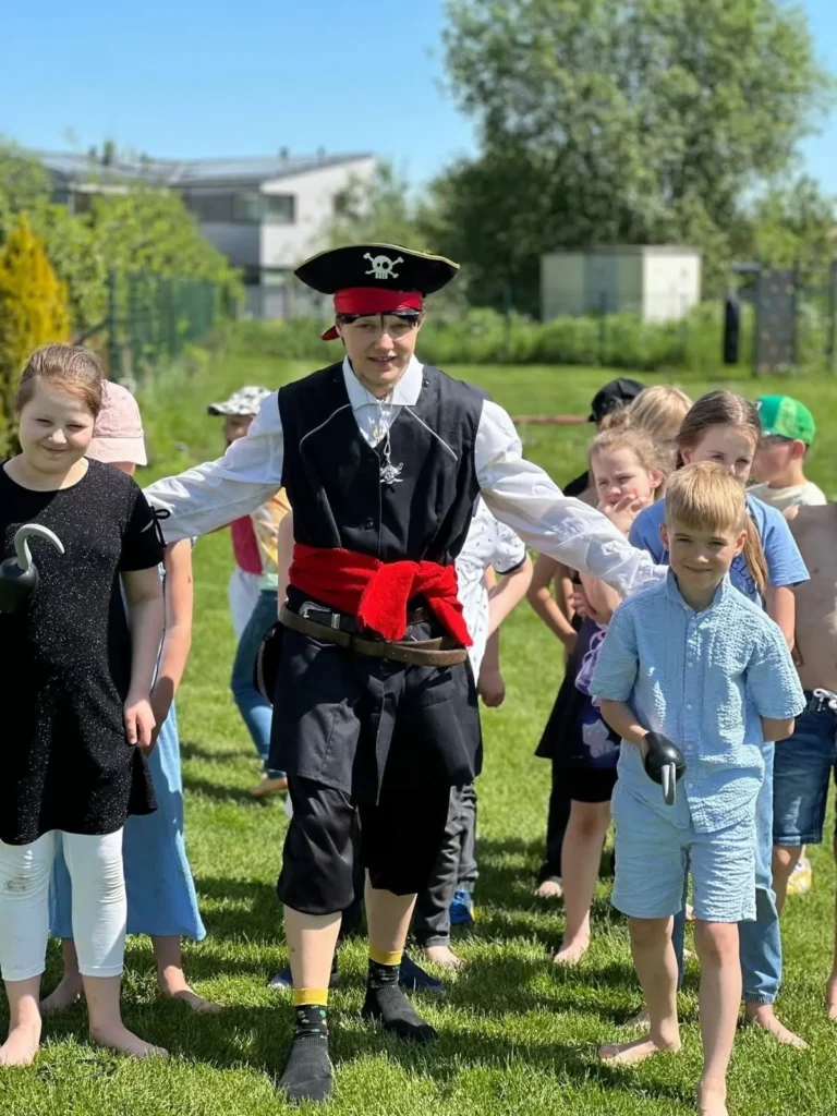 DĀRGUMU MEKLĒTĀJS_