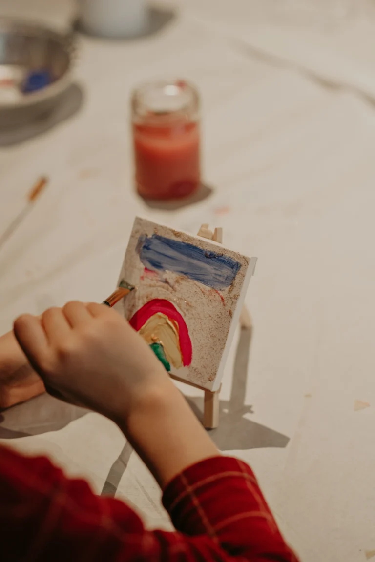 mazā audekla glezna